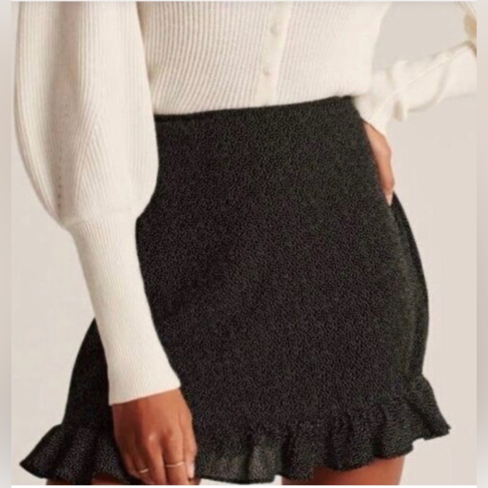 Abercrombie & Fitch Women's Black White Polka Dot Skirt Size Small